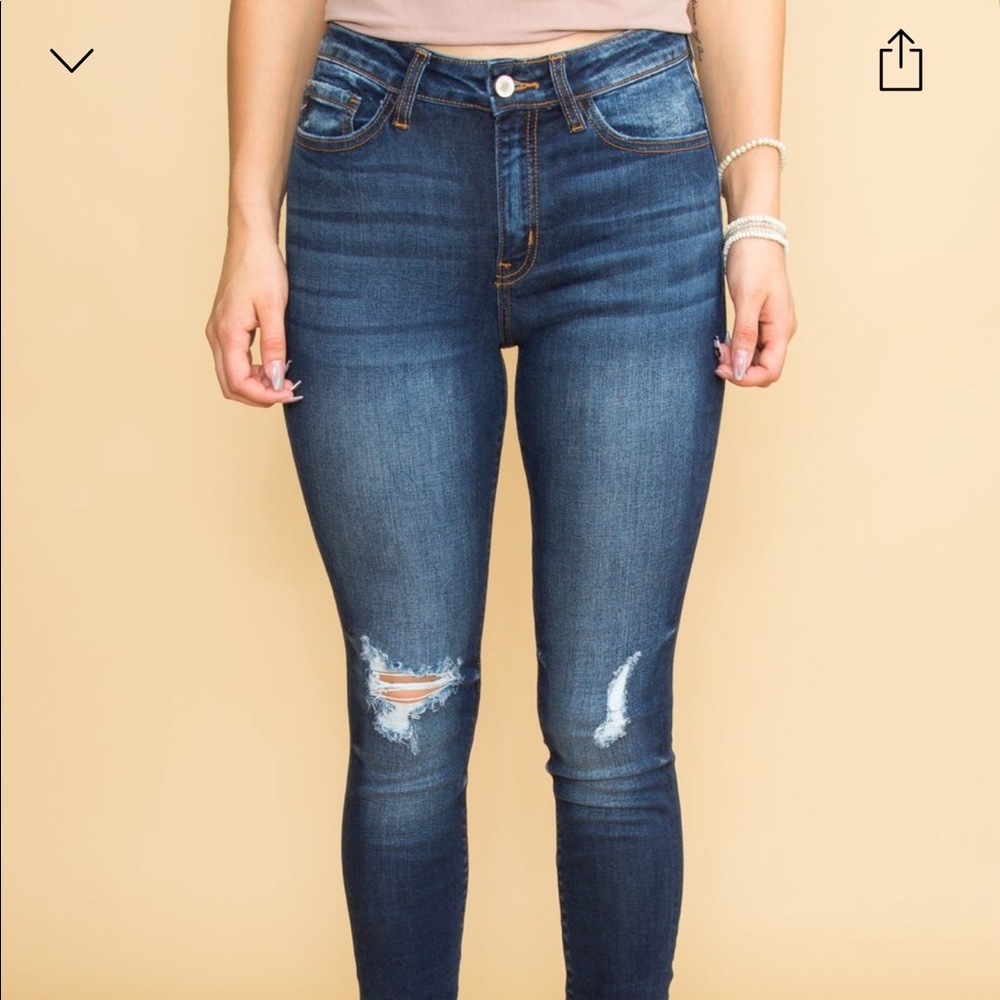 Dark wash distressed jeans kancan
